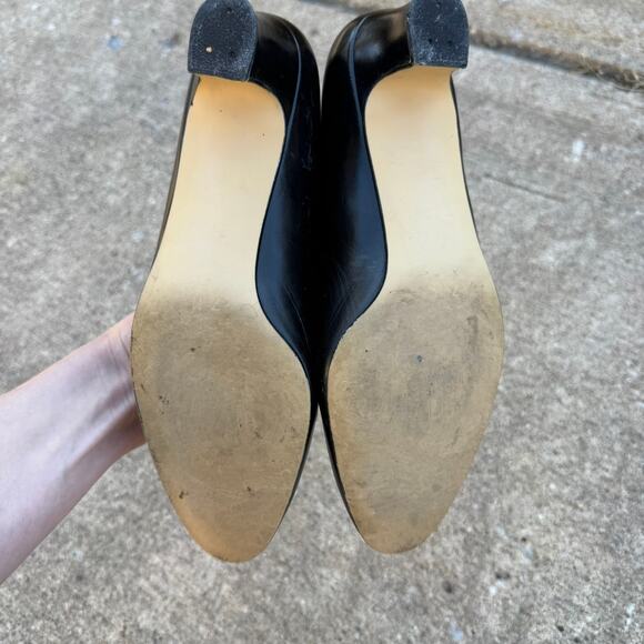 Classic Liz Claiborne Black Leather Low Heel Pumps - 7M - Picture 7 of 9